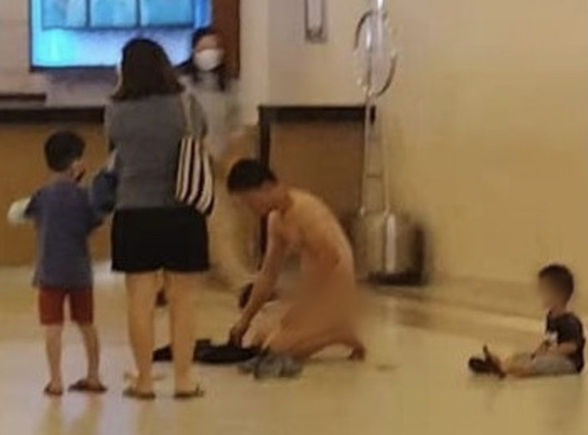 Man strips himself naked out of nowhere at hotel lobby in genting, shocking many | weirdkaya